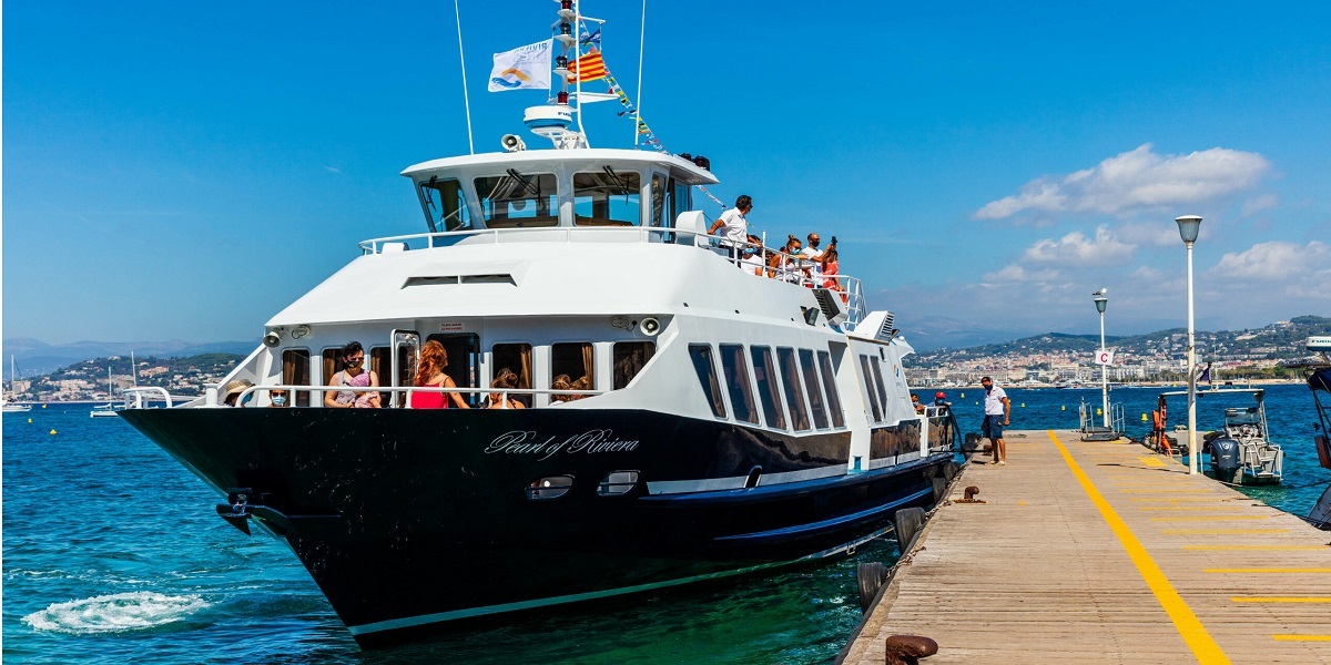 How to get from Nice to Saint Tropez by ferry boat.
