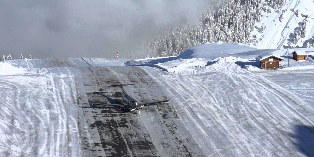 Airports close Val Thorens (Courchevel Airfield)
