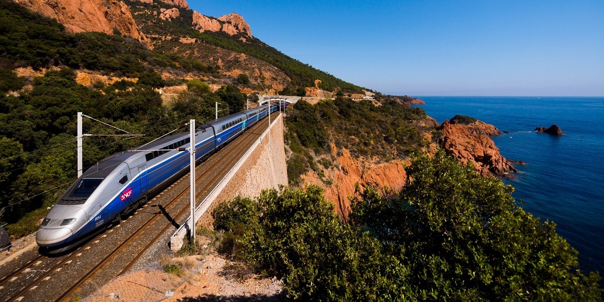 How to get from Nice to Saint Tropez by train.