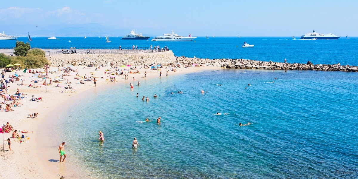 Gravet beach in Antibes