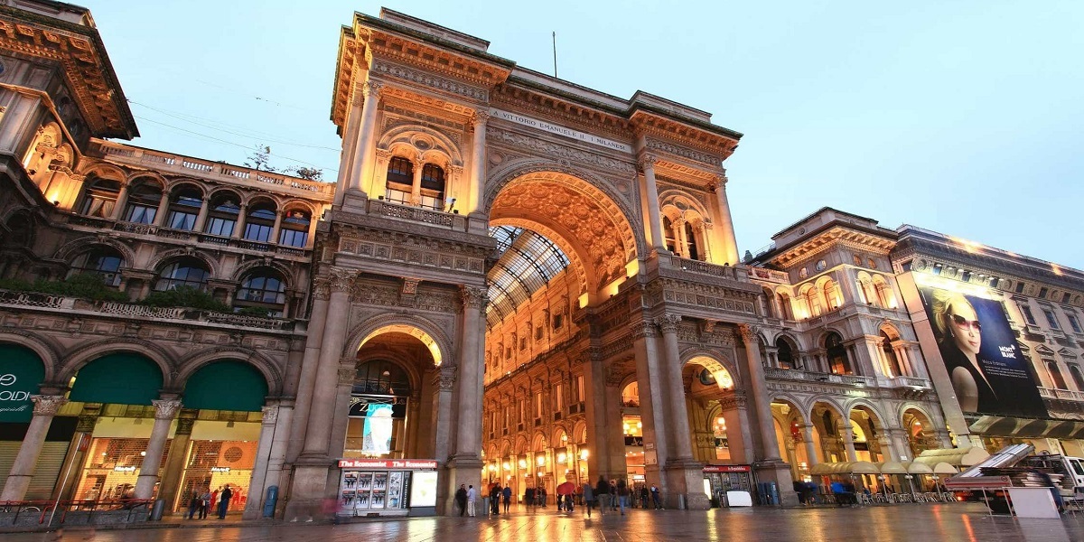 Book a taxi from Milano to Firenze.