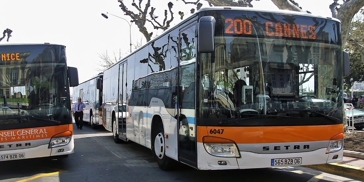 How to get from Nice to Cannes by bus.