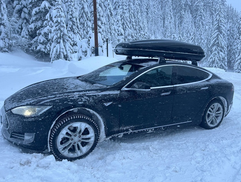 Transfer from Geneva airport to Courchevel by Tesla S in winter 2025