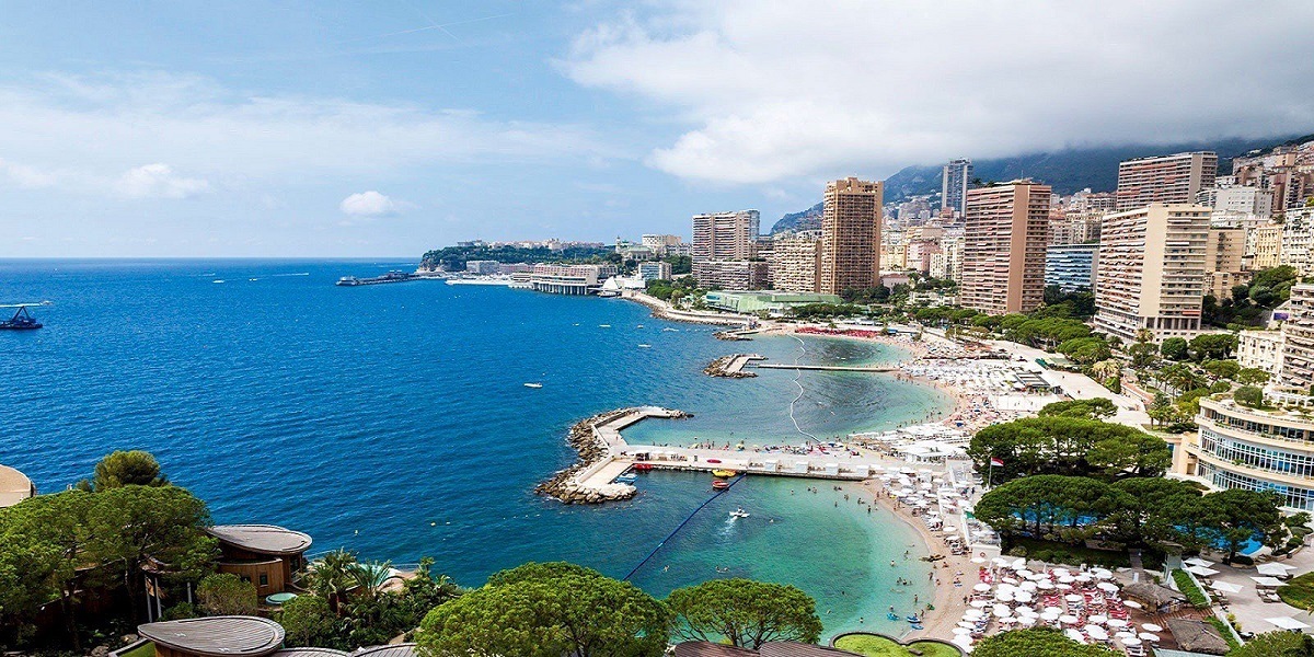 Swiming in the sea in Monaco