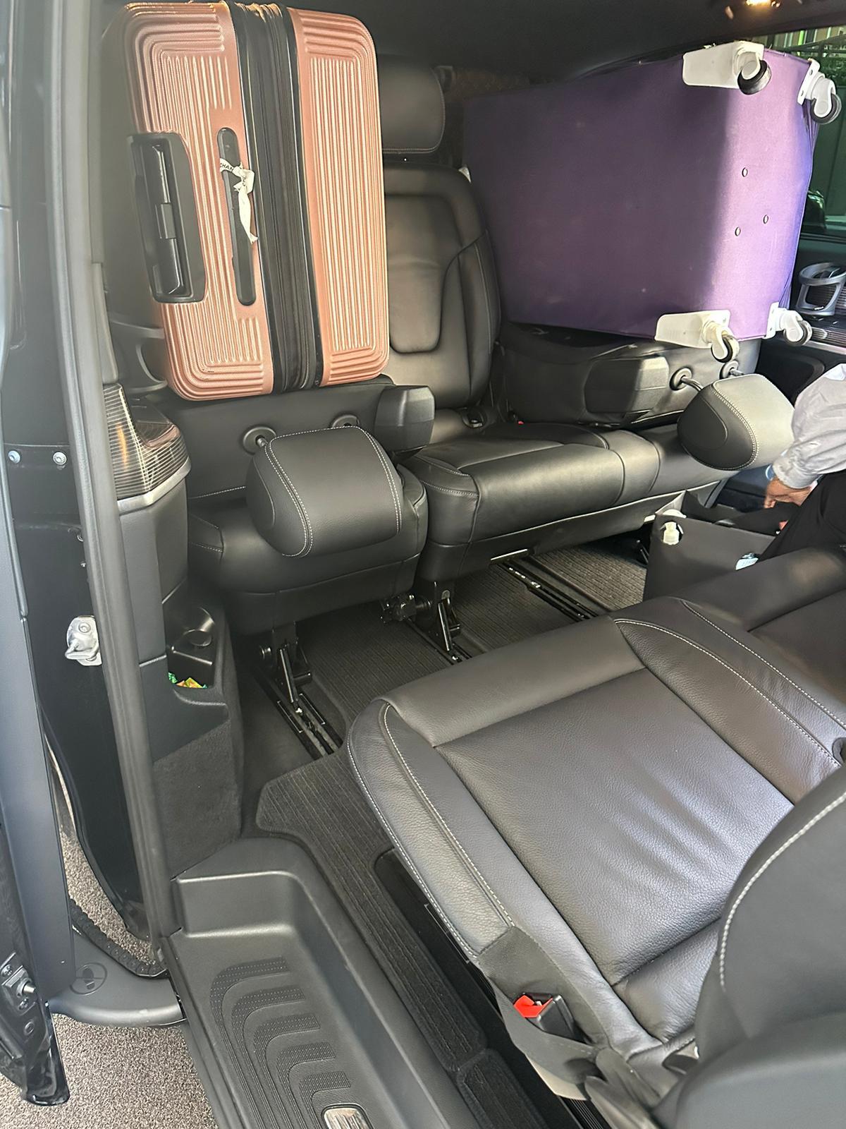 Suggested information when booking a transfer from Milan to St Moritz