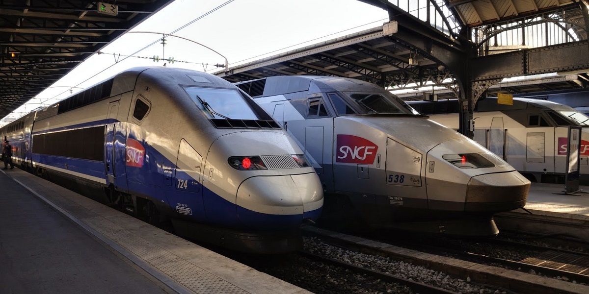 How to get from Geneva to Courchevel by train