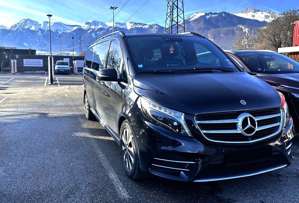 Mercedes V-Class 2021 года для премиального трансфера для 5-6 пассажиров из аэропорта Женевы в Куршевель