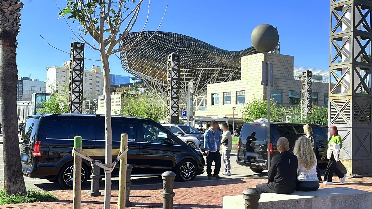 Cars available for private transfer from Barcelona to Salou