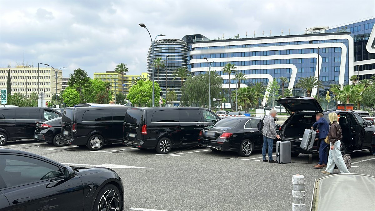 Cars available for private transfer from Nice Airport to Le Lavandou