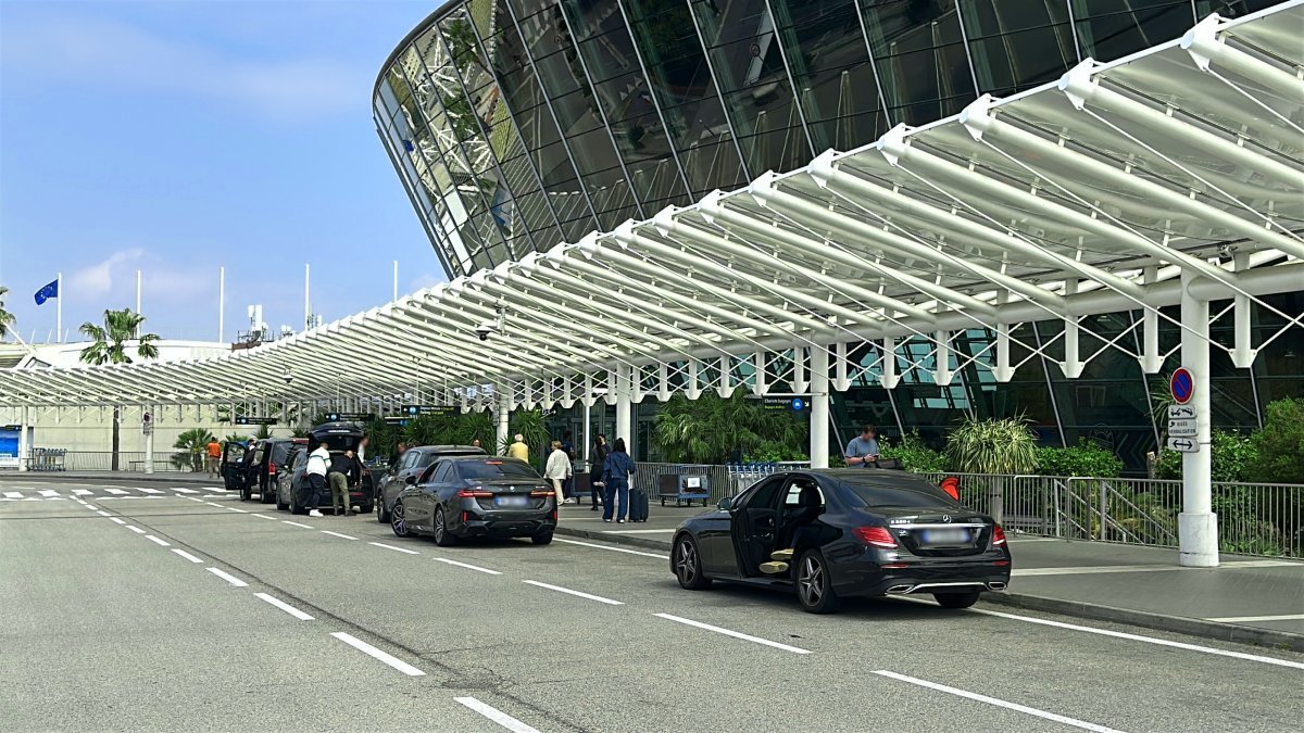 Cars available for private transfer from Nice Airport to Sainte-Maxime
