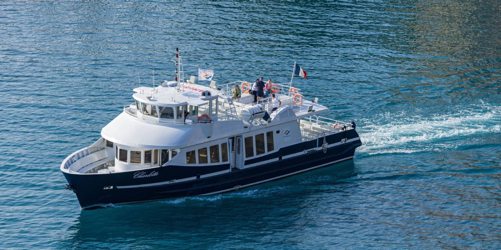 Ferry to St Tropez from Nice. How to get by boat.