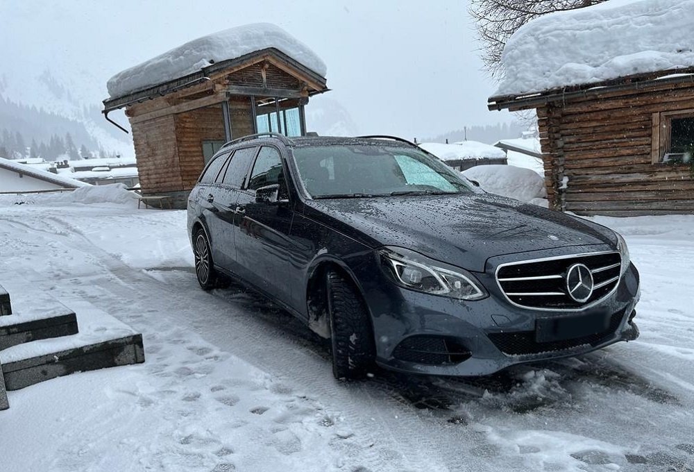 Book a transfer from Geneva Airport to Courchevel by Mercedes E-Class