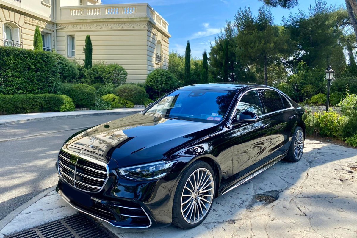 Mercedes S-class in Cap Ferrat for summer transfer