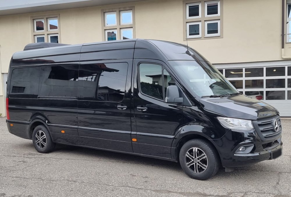 Mercedes Sprinter minibus - transfers for very large groups from Geneva airport to Chamonix
