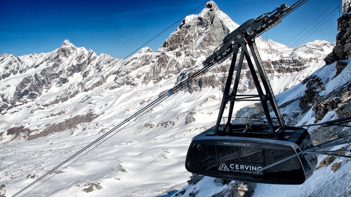 Individual winter transfer from Turin Airport to Cervinia