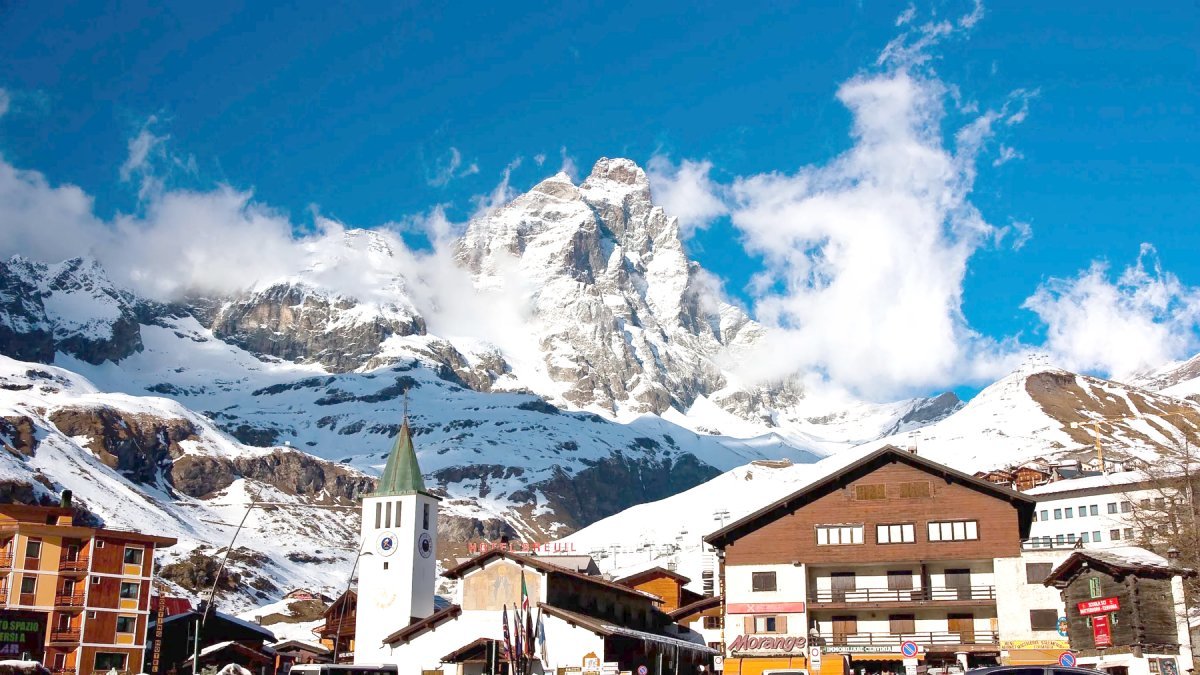 Individual winter transfer from Linate Airport to Cervinia