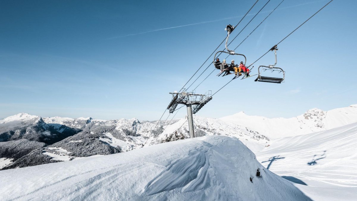 Private winter transfer from Chambery Airport to La Clusaz