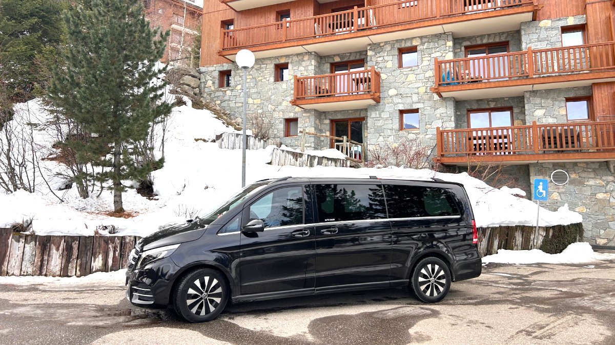 Private winter transfer from Chambery Airport to Les Arc