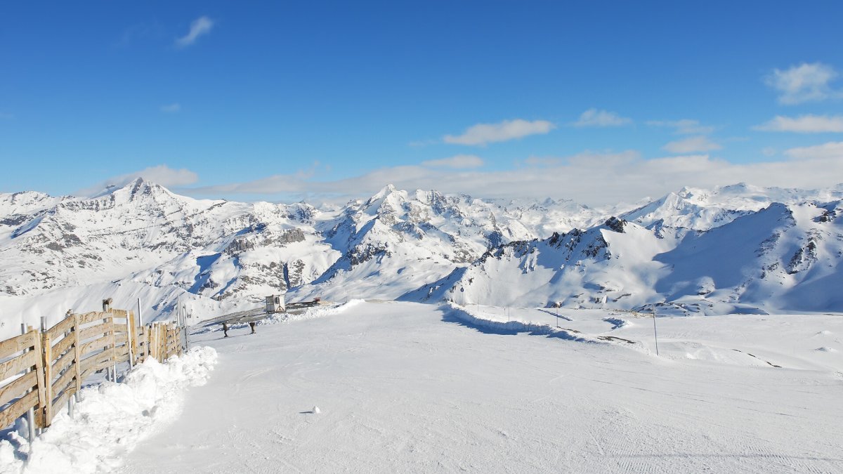 Private winter transfer from Chambery Airport to Les Coches