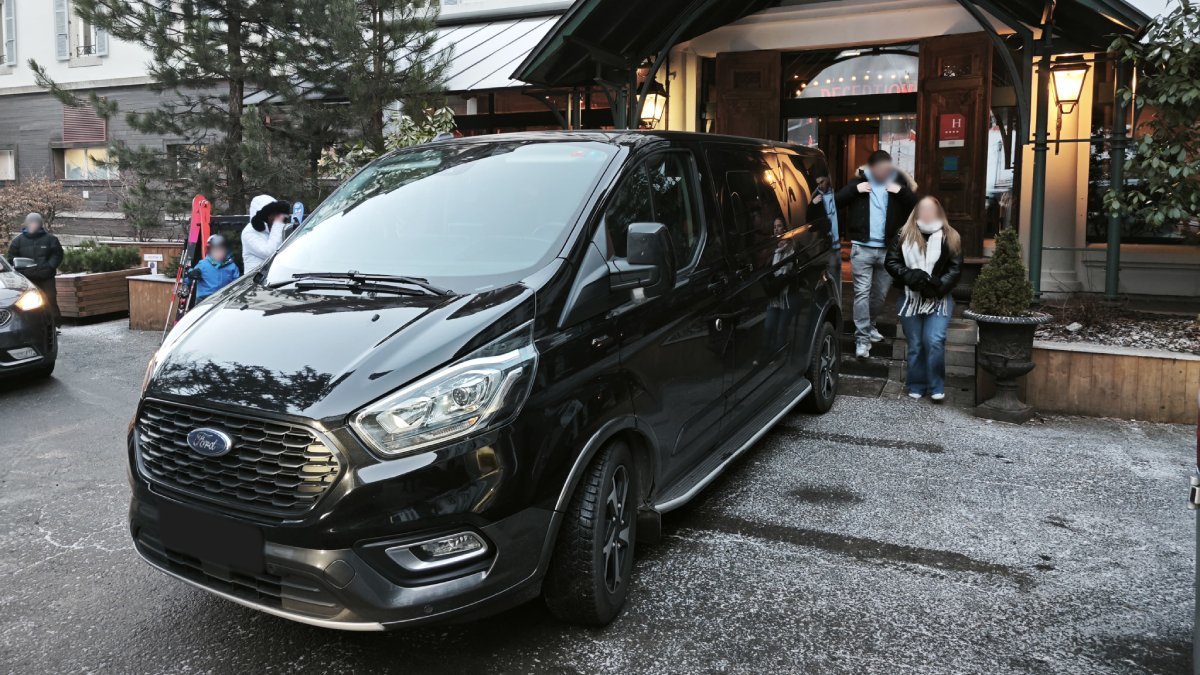 Private winter transfer from Lyon Airport to Chamonix