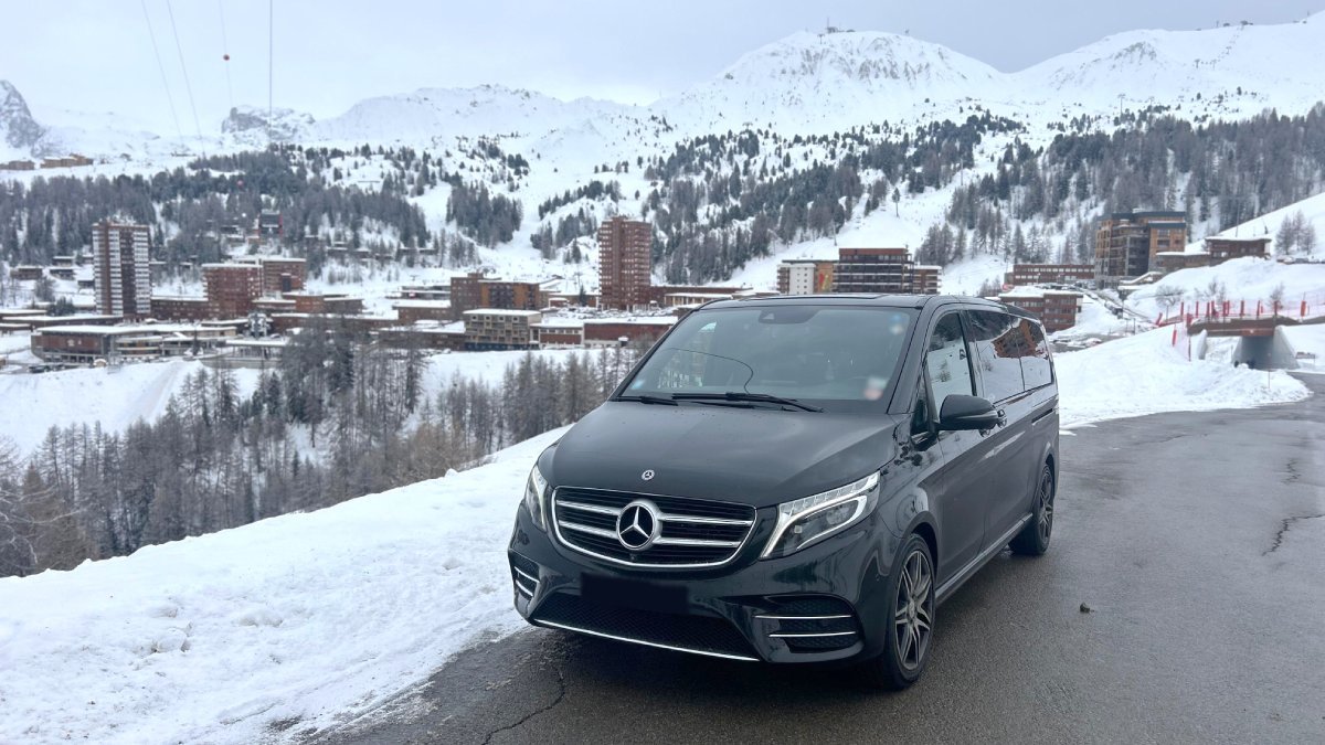 Private winter transfer from Lyon Airport to La Plagne