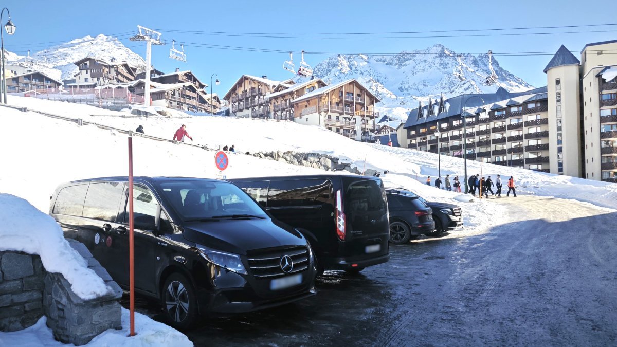 Private winter transfer from Lyon Airport to Val-Thorens