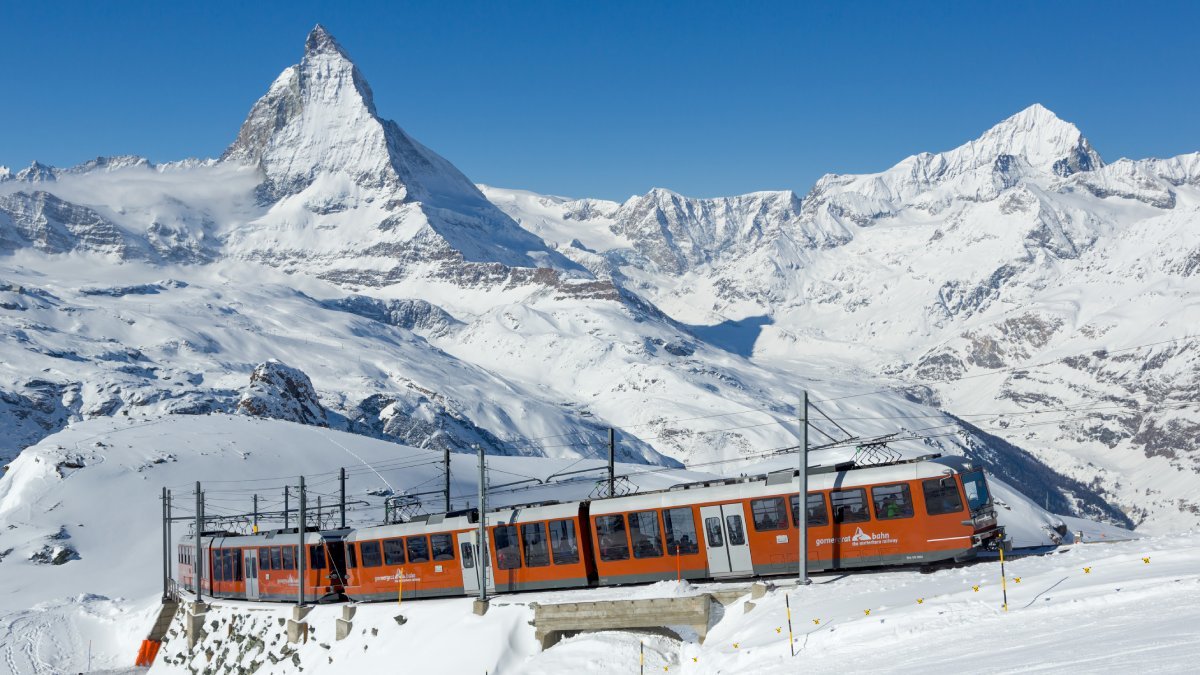 Private winter transfer from Milan to Zermatt (Täsch)