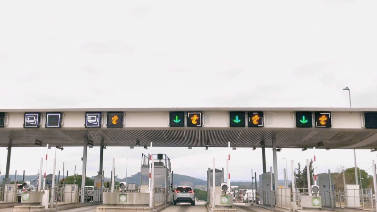 The second toll booth on the A8 from Nice to St Tropez (payment 6 euros)