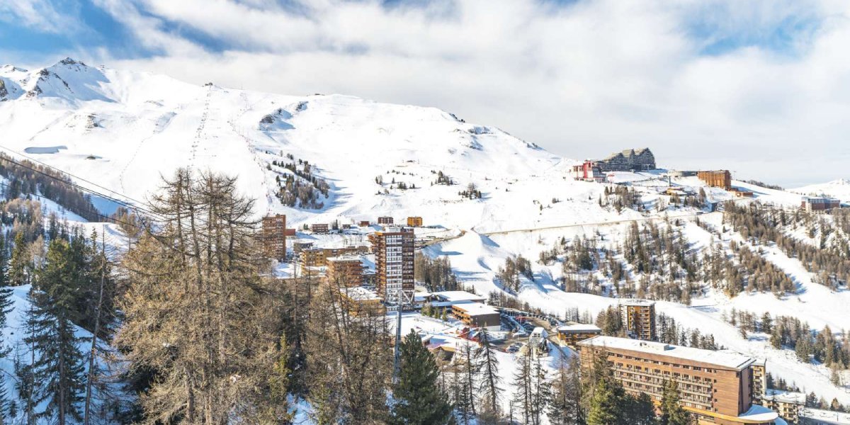 Book a taxi from Lyon airport to Belle Plagne