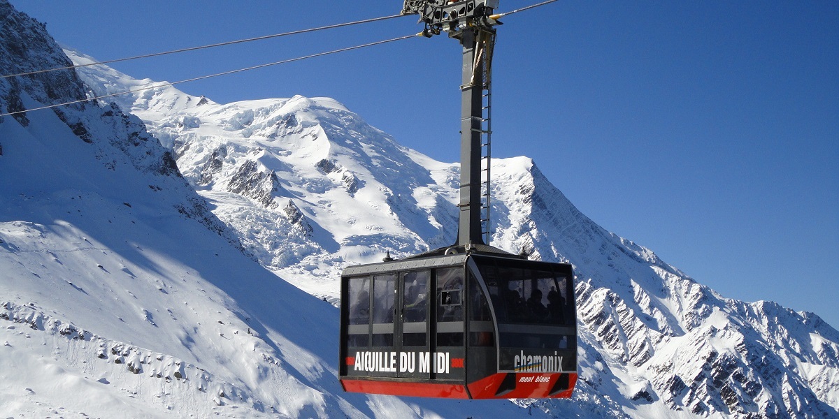 Book a taxi from Geneva airport to Chamonix