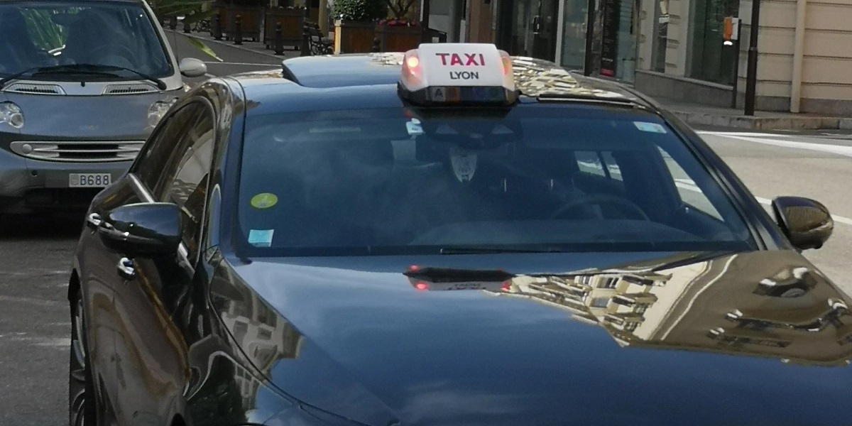 Taxi service from Lyon Airport to Courchevel. Taxi service from Lyon Airport to Courchevel.