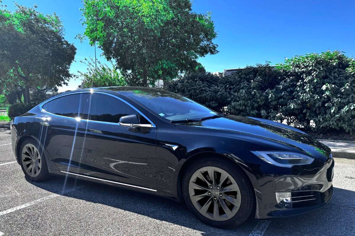 Tesla Model S electric car for private transfer from Nice Airport to St Tropez