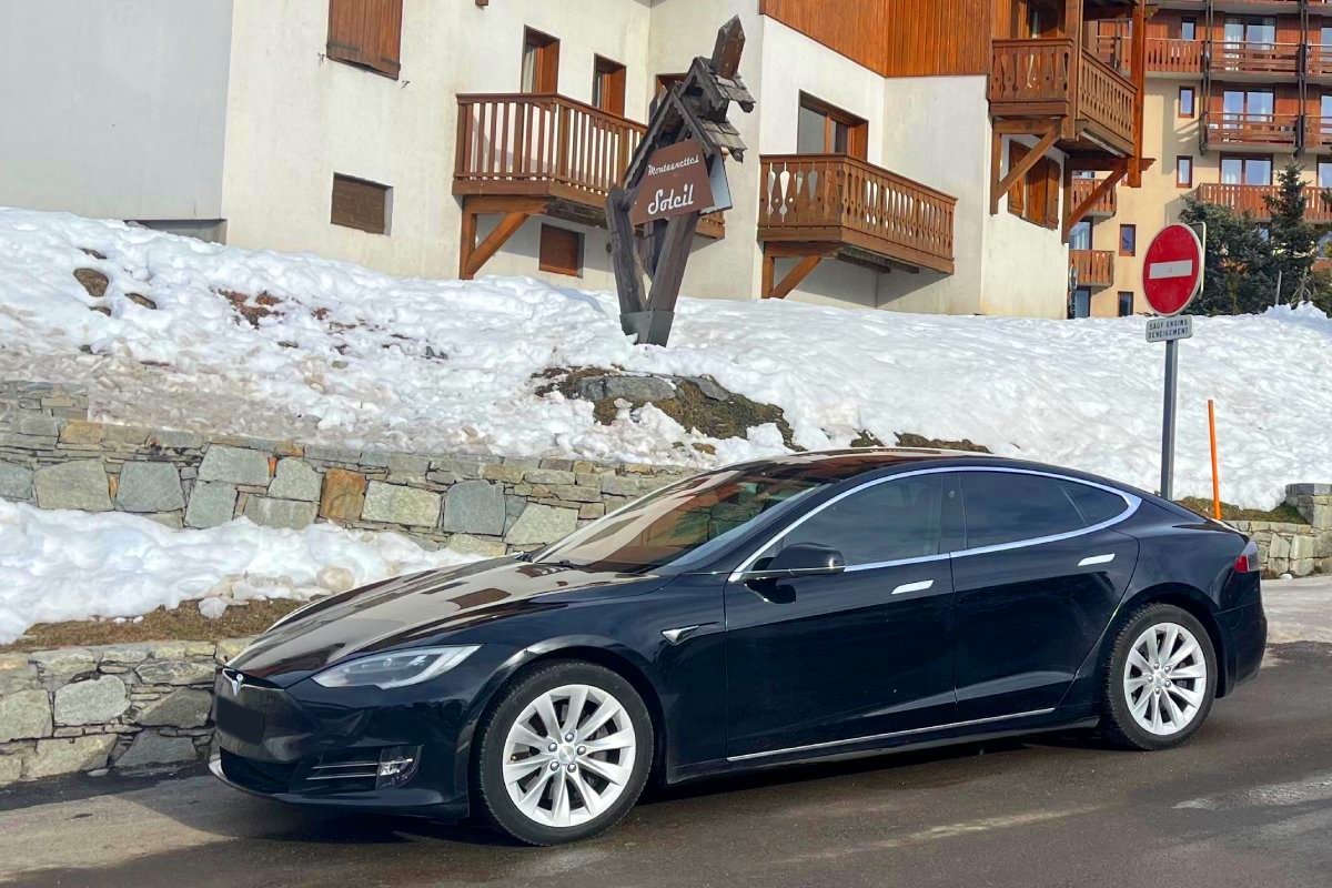 Tesla Model S electric car in Val Thorens for winter transfer