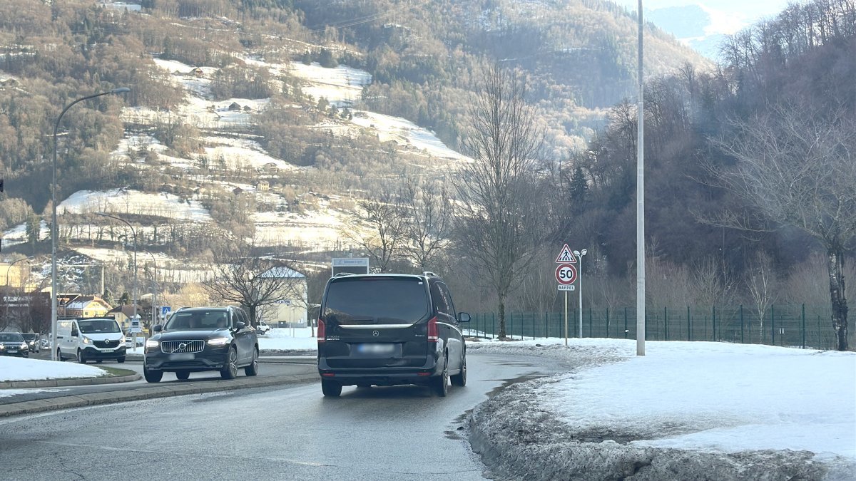 Car making a transfer on the road from Geneva airport to Val-Thorens (main route)