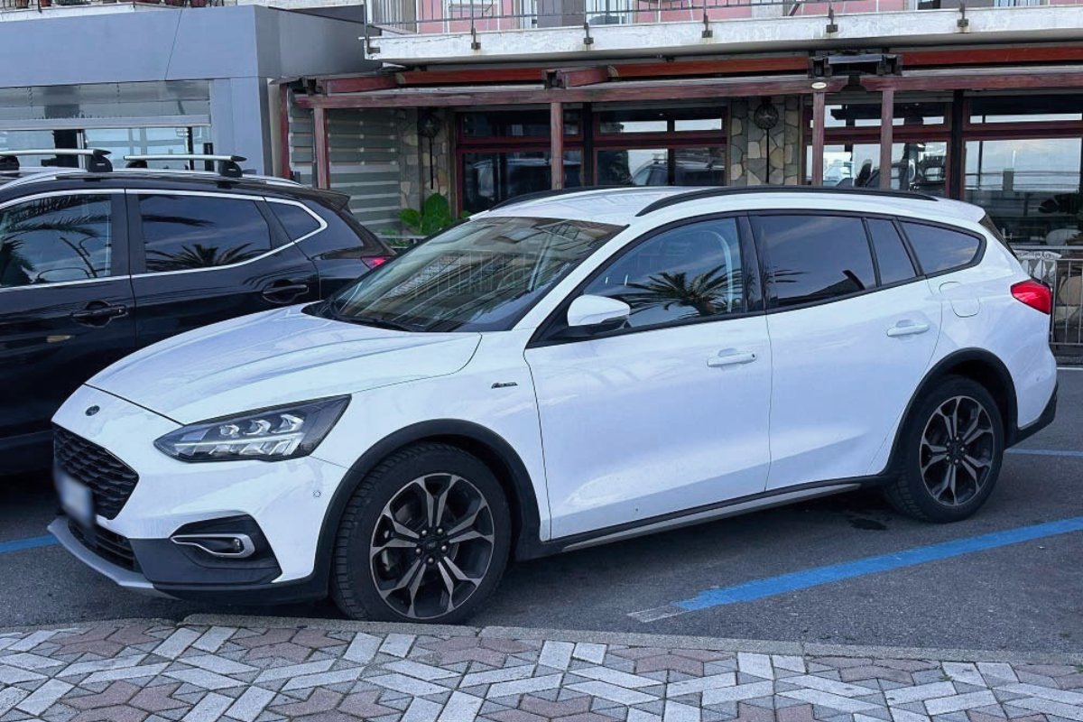Ford Focus for private transfer from Barcelona Airport to Salou