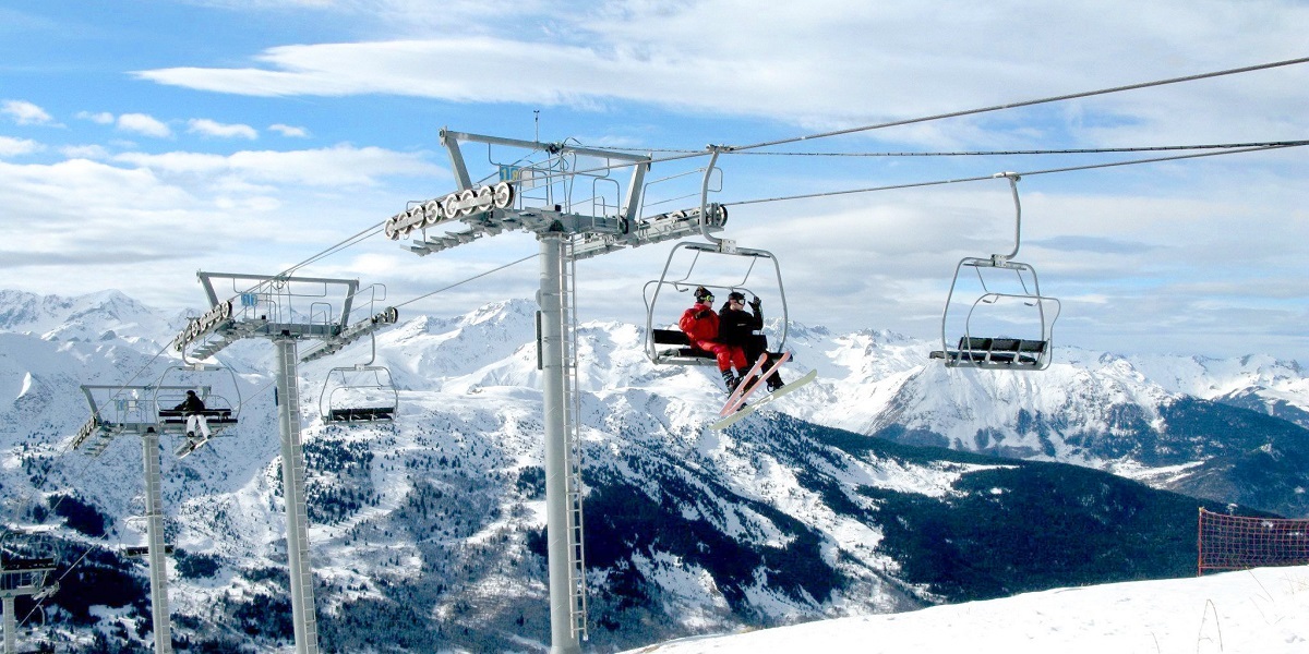 Book a private transfer from Geneva airport to La tania