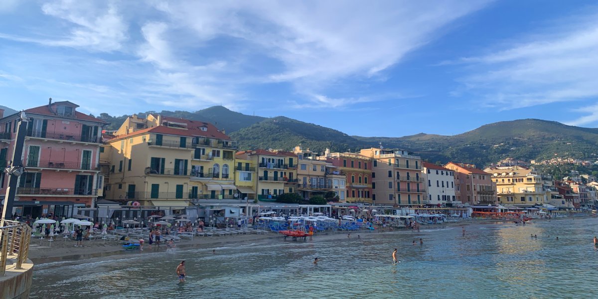 Book a private transfer from Milan airport Malpensa to Alassio