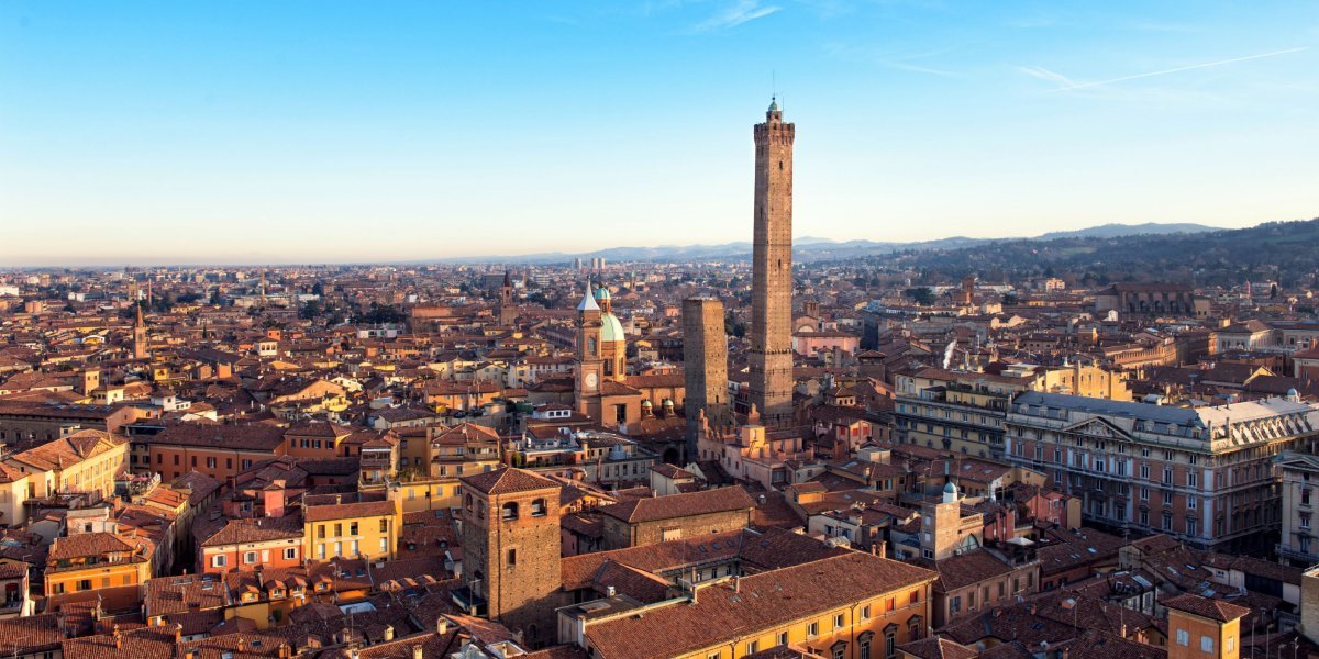 Book a private transfer from Milan airport Malpensa to Bologna