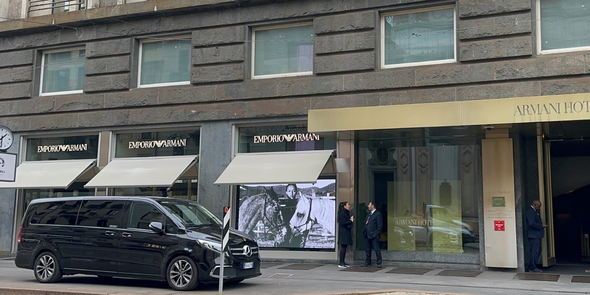 Book a private transfer from Milan airport Malpensa to Como