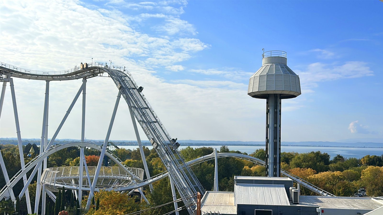 Private transfer by car from Milan to Gardaland with a professional driver