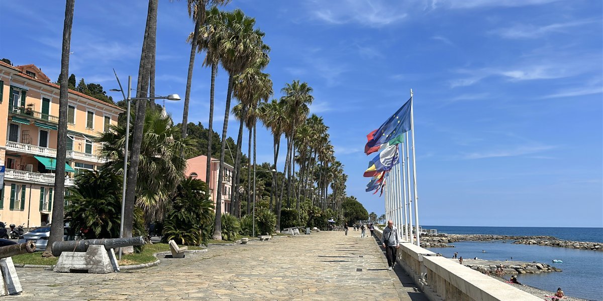 Book a private transfer from Milan airport Malpensa to Imperia