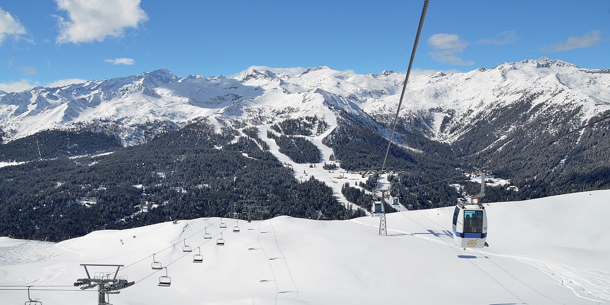 Book a private transfer from Milan airport Malpensa to Pinzolo