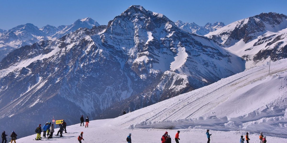 Book a private transfer from Milan airport Malpensa to Sestriere Book a private transfer from Milan airport Malpensa to Sestriere