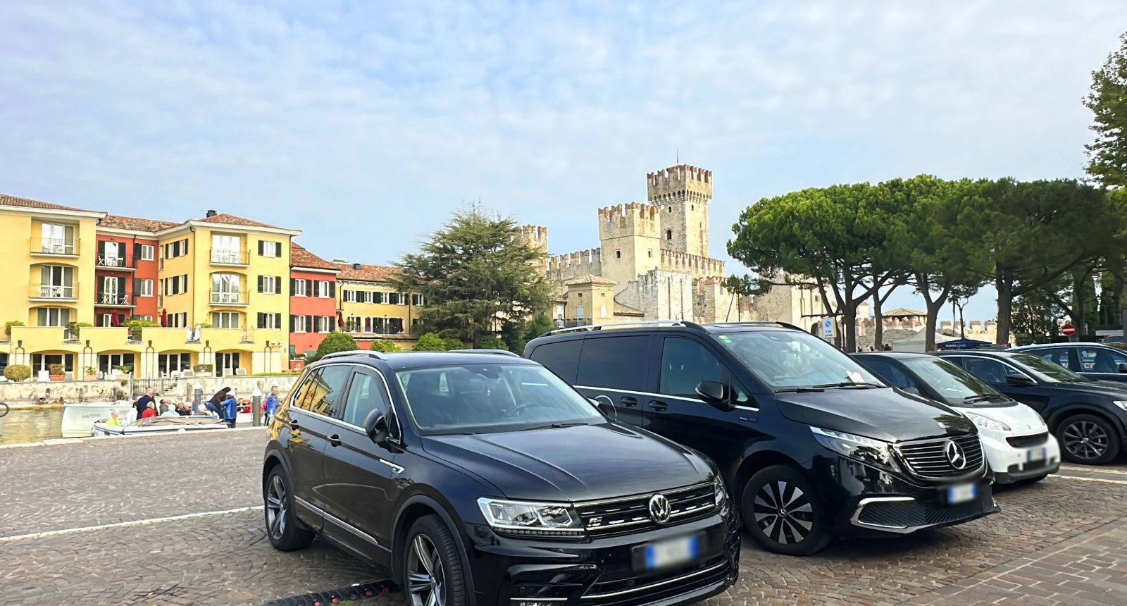 Private transfer by car from Milan to Sirmione with a professional driver