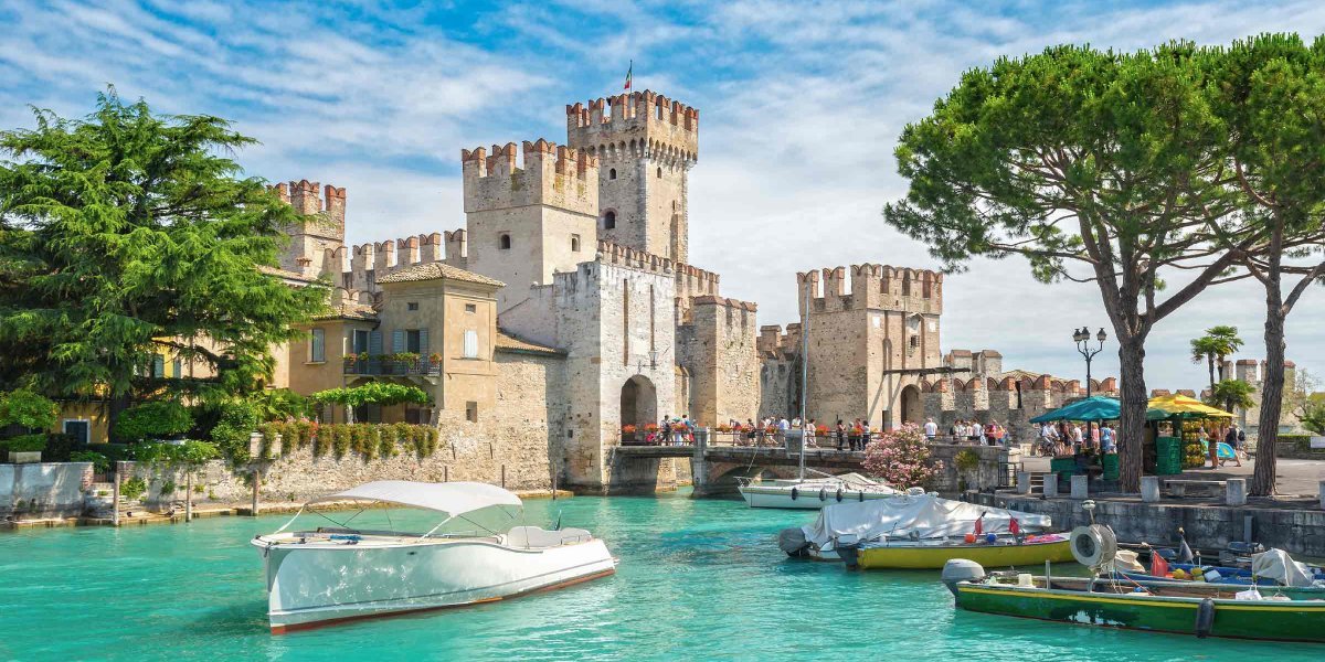 Book a private transfer from Milan airport Malpensa to Sirmione