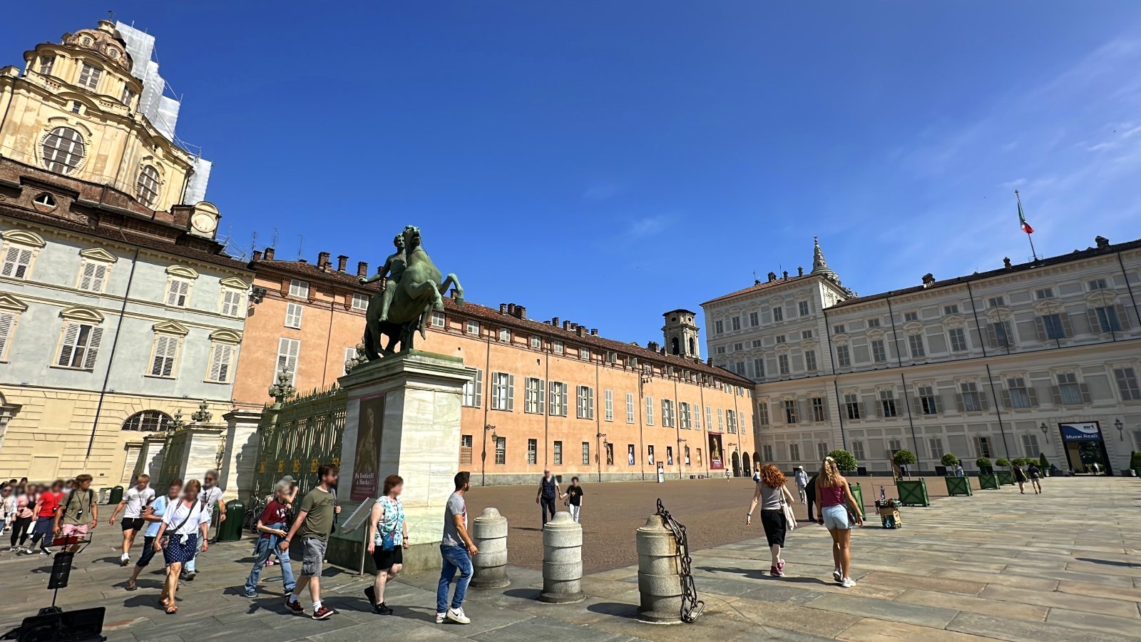 Private transfer by car from Milan to Turin with a professional driver