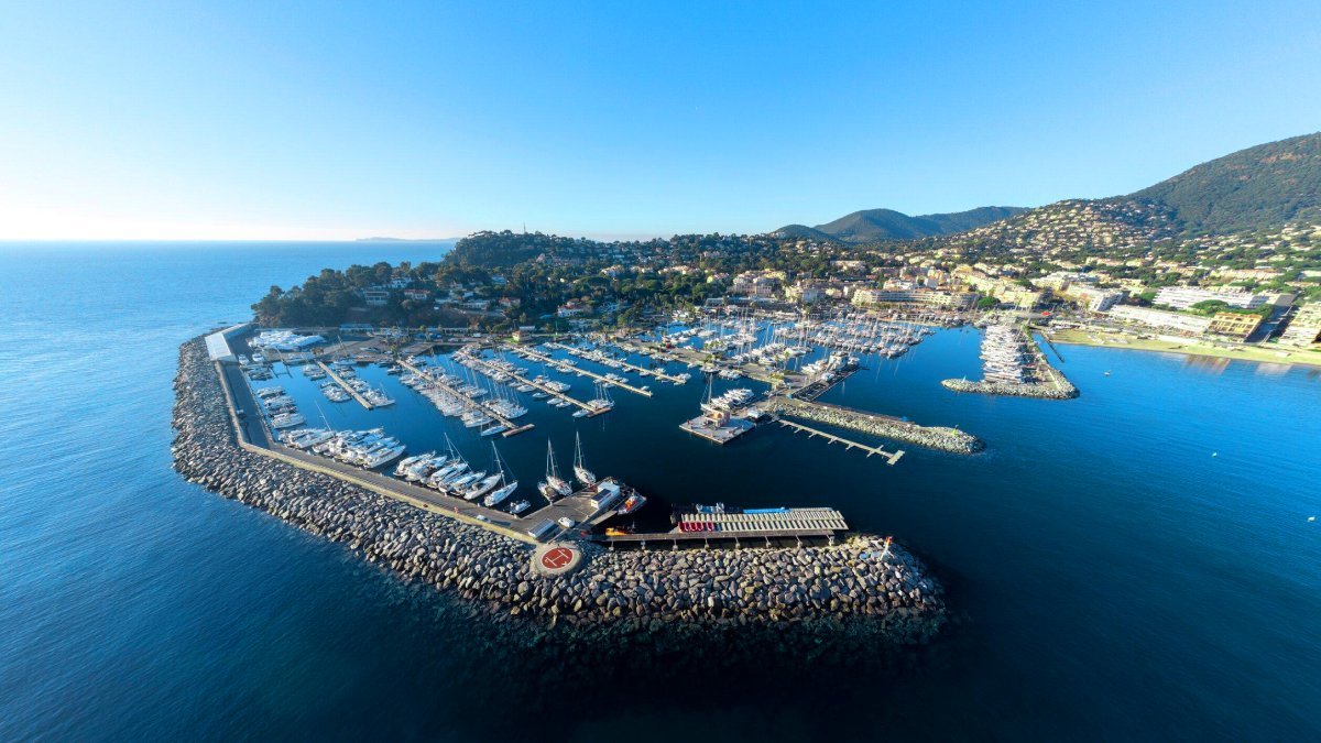 Private transfer from Nice Airport to Cavalaire-sur-Mer
