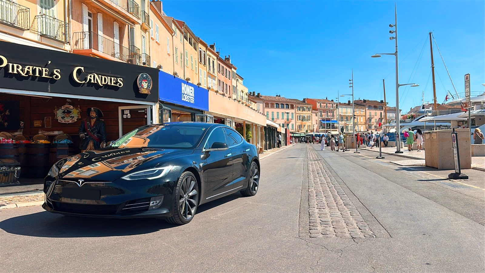 Saint-Tropez port where private taxi transfers from Nice airport usually arrive