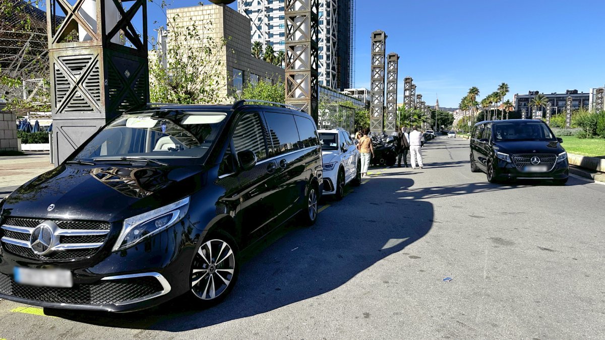 Several transfer vehicles available for passengers at Barcelona