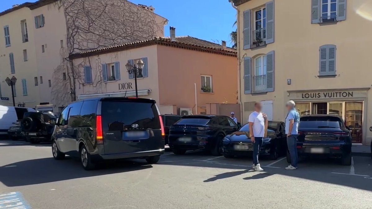 Several transfer vehicles available for passengers at Cannes